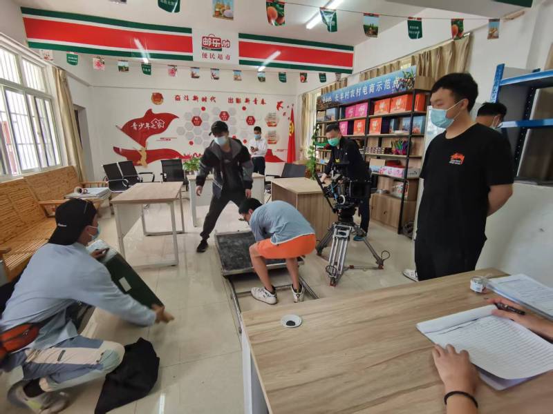 乌拉特后旗广告片拍摄公司：极简主义践行者，少即是多的视觉哲学